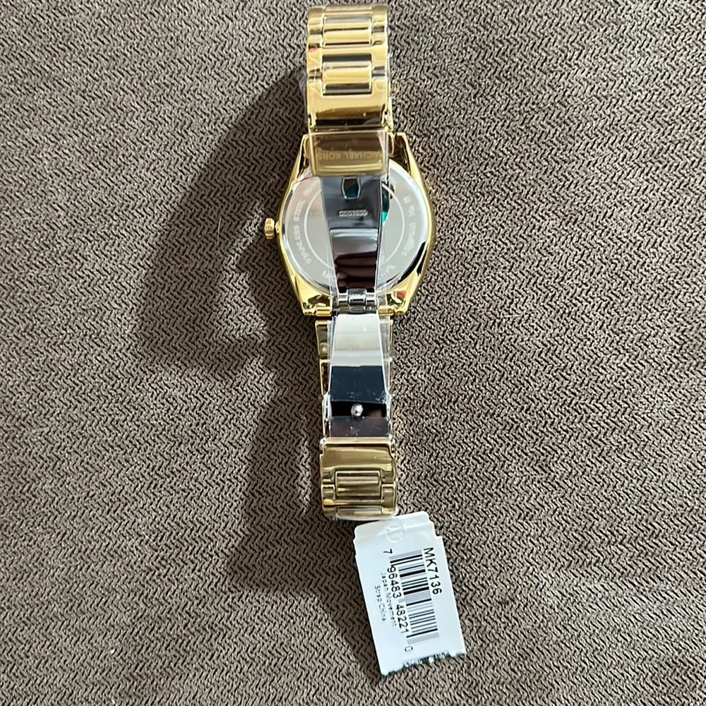 Michael Kors Women’s 42mm Quartz Watch - Picture 8 of 10